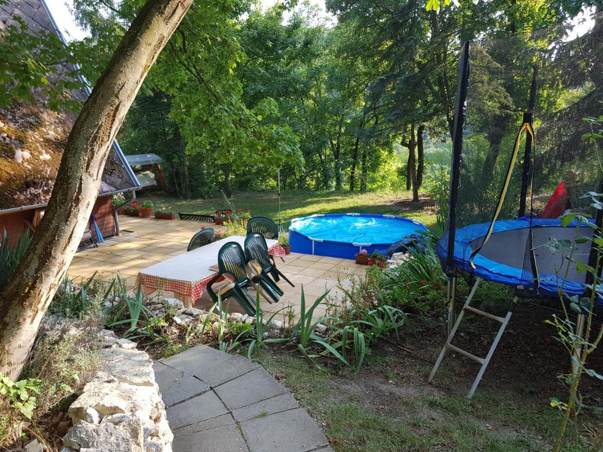Apartment Cabin In The Woods Budapest